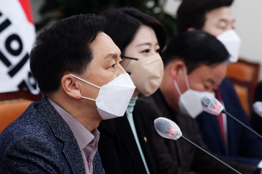 김기현 국민의힘 원내대표가 14일 오전 국회에서 열린 최고위원회의에서 발언하고 있다.<국회사진기자단·연합뉴스>